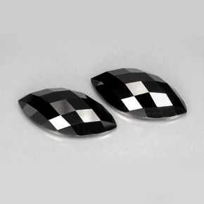 Gemas de espinela negro natural de  ct, marquesa, opaco