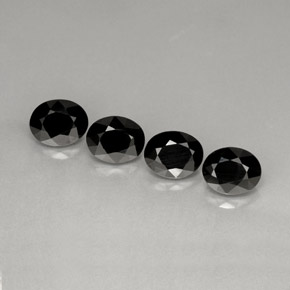 Gemas de espinela negro natural de  ct, corte óvalo, opaco