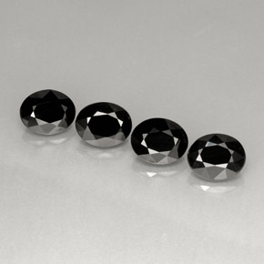Gemas de espinela negro natural de  ct, corte óvalo, opaco