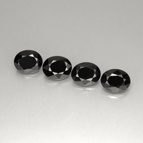 Gemas de espinela negro natural de  ct, corte óvalo, opaco