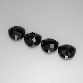 Gemas de espinela negro natural de  ct, trillón, opaco