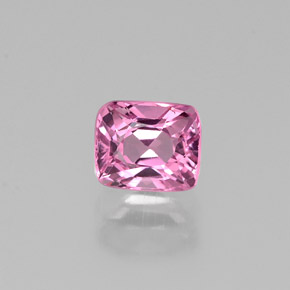 Espinela  natural de 0,68 ct, corte cojín, VS