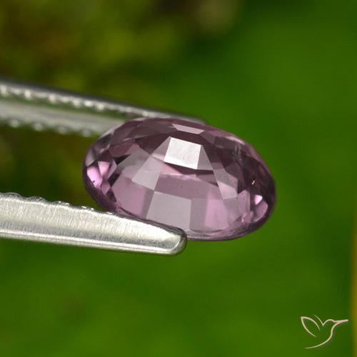 Espinela Púrpura medio natural de 0.93 ct, Ovalada, VS
