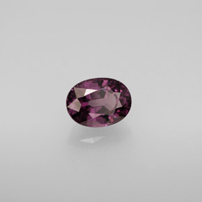 Espinela  natural de 1,33 ct, corte óvalo, VS