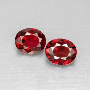 Gemas de espinela rojo natural de  ct, corte óvalo, VS