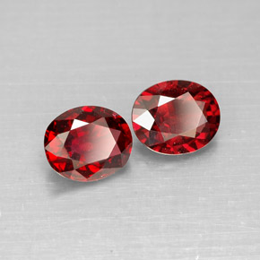 Gemas de espinela rojo natural de  ct, corte óvalo, VS