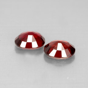 Gemas de espinela rojo natural de  ct, corte óvalo, VS
