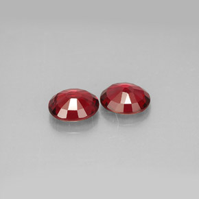 Gemas de espinela rojo natural de  ct, corte óvalo, VS