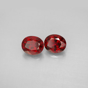 Gemas de espinela rojo natural de  ct, corte óvalo, VS