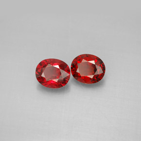 Gemas de espinela rojo natural de  ct, corte óvalo, VS