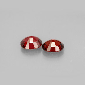 Gemas de espinela rojo natural de  ct, corte óvalo, VS
