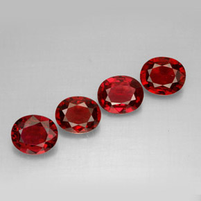 Gemas de espinela rojo natural de  ct, corte óvalo, VS