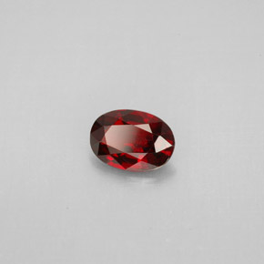 Espinela  natural de 0,63 ct, corte óvalo, VVS