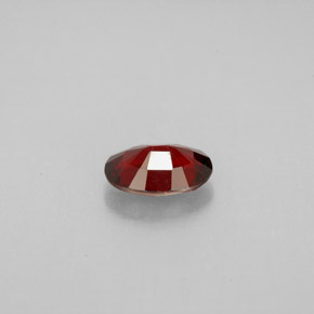 Espinela  natural de 0,63 ct, corte óvalo, VVS