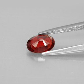 Espinela  natural de 0,67 ct, corte óvalo, SI