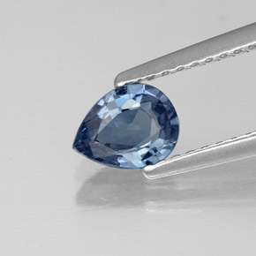 Espinela azul natural de 0,58 ct, en forma de pera, VS