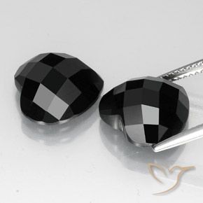 Gemas de Espinela Negro natural de 13.46 ct, Corazón, Opaco