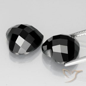 Gemas de Espinela Negro natural de 14.51 ct, Corazón, Opaco
