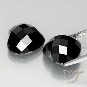 Gemas de Espinela Negro natural de 14.37 ct, Corazón, Opaco