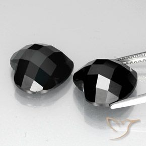 Gemas de Espinela Negro natural de 13.48 ct, Corazón, Opaco
