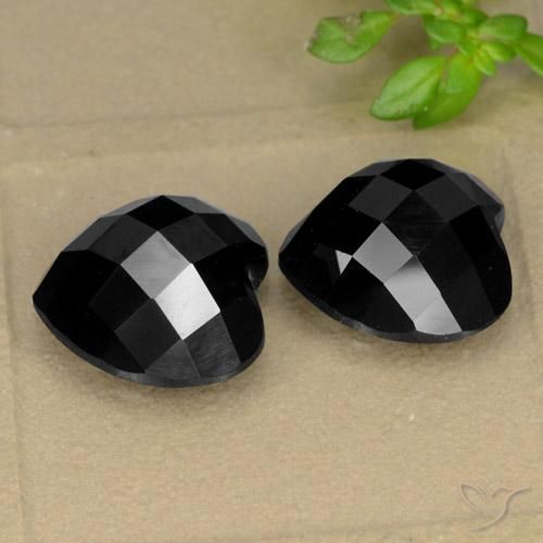 Gemas de Espinela Negro natural de 13.95 ct, Corazón, Opaco