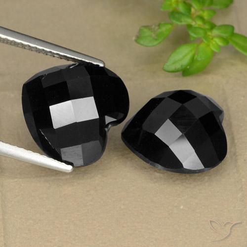 Gemas de Espinela Negro natural de 13.95 ct, Corazón, Opaco