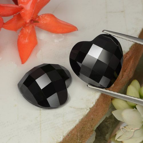 14.66ctw Natural Negro Espinela, Corazón, Opaco