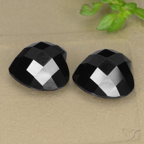 Gemas de Espinela Negro natural de 13.93 ct, Corazón, Opaco