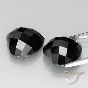 Gemas de Espinela Negro natural de 13.56 ct, Corazón, Opaco