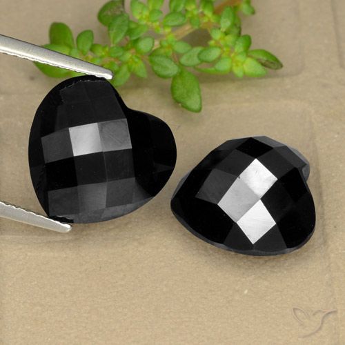 13.85ctw Natural Negro Espinela, Corazón, Opaco