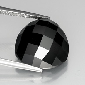 Espinela negro natural de 11,40 ct, trillón, opaco