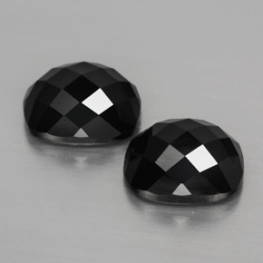 Gemas de espinela negro natural de  ct, corte cojín, opaco