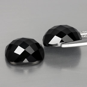 Gemas de espinela negro natural de  ct, corte cojín, opaco