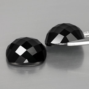 Gemas de espinela negro natural de  ct, corte cojín, opaco