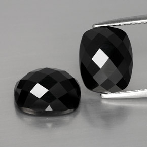 Gemas de espinela negro natural de  ct, corte cojín, opaco