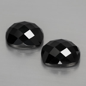 Gemas de espinela negro natural de  ct, corte cojín, opaco
