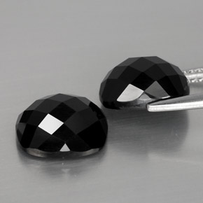 Gemas de espinela negro natural de  ct, corte cojín, opaco