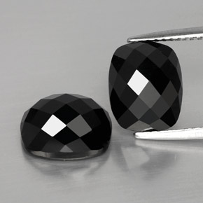 Gemas de espinela negro natural de  ct, corte cojín, opaco