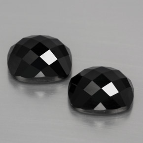 Gemas de espinela negro natural de  ct, corte cojín, opaco