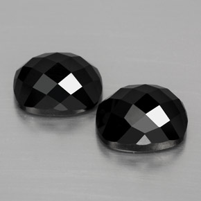Gemas de espinela negro natural de  ct, corte cojín, opaco