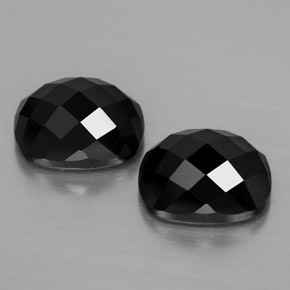 Gemas de espinela negro natural de  ct, corte cojín, opaco