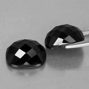 Gemas de espinela negro natural de  ct, corte cojín, opaco