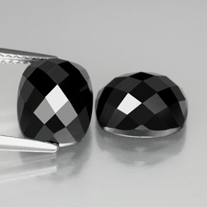 Gemas de espinela negro natural de  ct, corte cojín, opaco