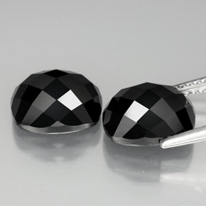 Gemas de espinela negro natural de  ct, corte cojín, opaco