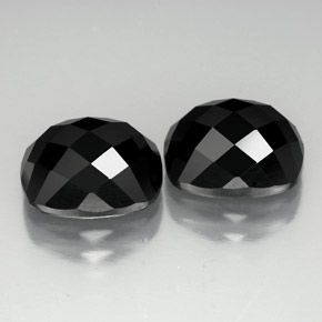 Gemas de espinela negro natural de  ct, corte cojín, opaco