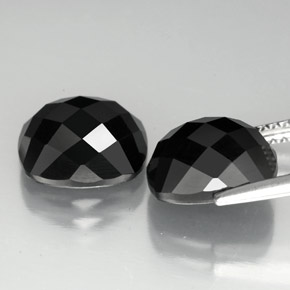 Gemas de espinela negro natural de  ct, corte cojín, opaco