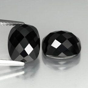 Gemas de espinela negro natural de  ct, corte cojín, opaco