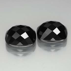 Gemas de espinela negro natural de  ct, corte cojín, opaco