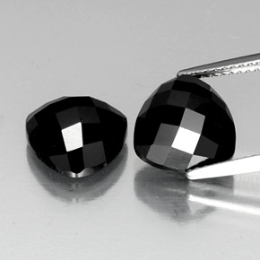 Gemas de espinela negro natural de  ct, trillón, opaco