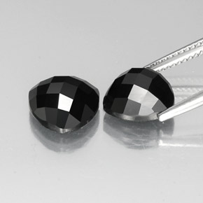 Gemas de espinela negro natural de  ct, trillón, opaco